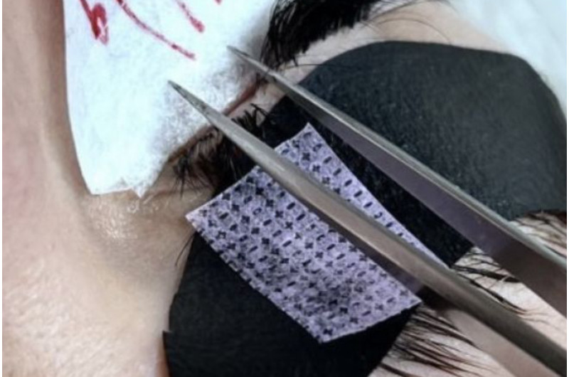 Cinta de papel perforado con gel (blanca)