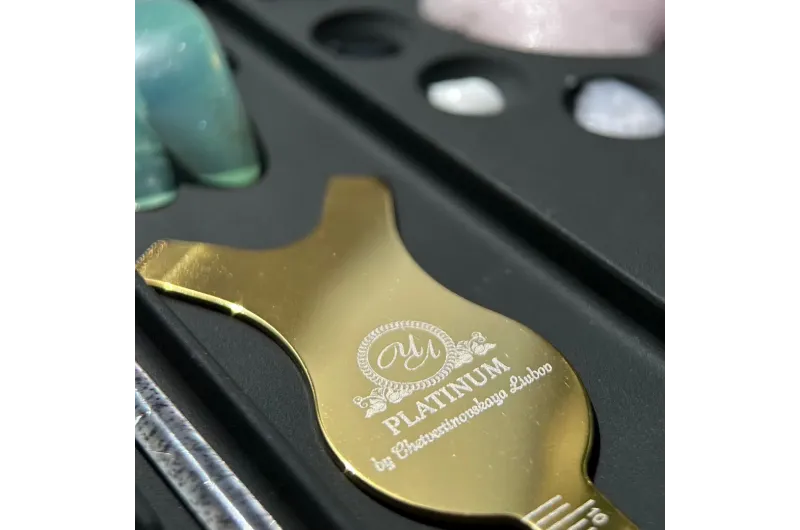 Aplicador metálico para laminación PLATINUM – dorado