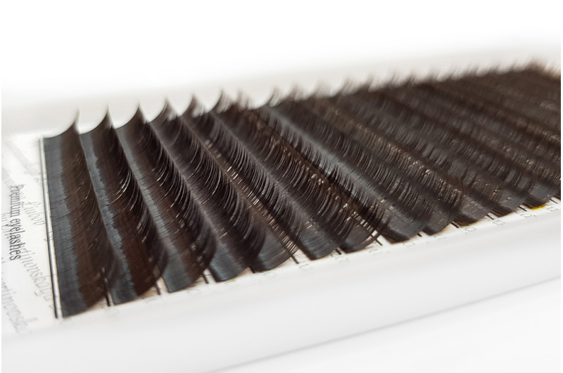 Pestañas para extensiones marrón oscuro PLATINUM В 0.07, mix 5–7 mm – 20 líneas